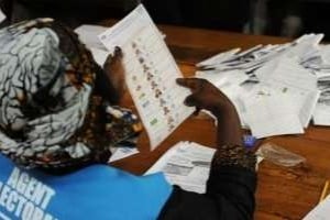 Beaucoup d’électeurs, pourtant enregistrés, n’ont pas trouvé leurs noms sur les listes pour voter © Simon Maina/AFP