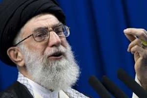 Ali Khamenei était un proche du général Hassan Moghaddam, mort dans l’explosion à Téhéran. © Reuters