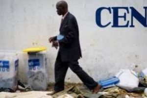 En RDC, la Ceni suscite de nombreuse accusations de complaisance vis à vis des fraudes. © Phil Moore / AFP