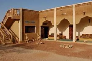 L’hôtel Dombia, où ont été enlevés deux Français, le 24 novembre 2011 à Hombori, au Mali. © Dombiahotel.org/AFP/Archives