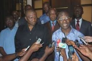 Ancien porte-parole de Gbagbo, Gervais Coulibaly (à d.), a appelé à ne pas boycotter le scrutin. © Abidjan.net par Emma