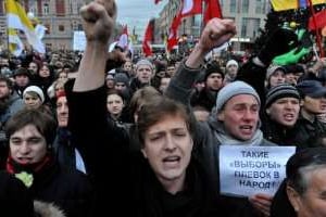 Des manfestants à Saint-Petersbourg, le 10 décembre 2011. © Olga Maltseva/AFP