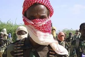 Des combattants Shebab au sud de Mogadiscio en 2009. © AFP