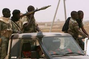Des soldats maliens en patrouille. © AFP