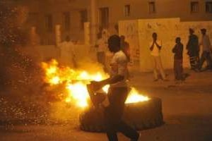 Un policier est mort lors de violences à Dakar, le 27 janvier 2012. © Toure Behan/AFP
