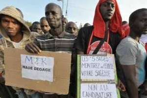 Des Sénégalais manifestent le 27 janvier 2012 à Dakar. © Seyllou/AFP