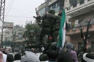Des soldats ayant fait défection dans la ville de Homs, le 26 janvier 2012. © AFP