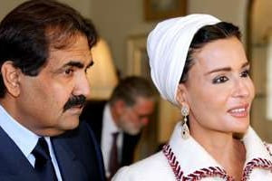 L’émir Hamad Ibn Khalifa Al Thani et son épouse Cheikha Mozah. © Jane Mingay/WPA/Getty images