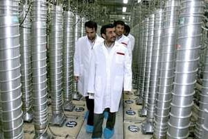 Ahmadinejad visite le site de Natanz en Iran. © AFP
