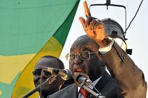 Moustapha Niasse apporte son soutien à Macky Sall pour la présidentielle sénégalaise. © AFP