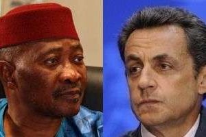 Amadou Toumani Touré et Nicolas Sarkozy surmonteront-ils les tensions entre leurs pays ? © AFP/Montage J.A.