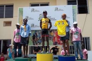 En remportant la seconde étape, Meron Russom devient le premier Africain a porter le maillot jaune. © www.tropicaleamissabongo.com