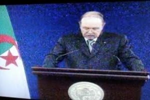 Le FLN de Abdelaziz Bouteflika a refusé de signer le rapport de la Cnisel. © D.R.