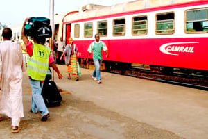 Les pouvoirs publics camerounais veulent investir 22,8 milliards d’euros dans 3500 km de lignes supplémentaires d’ici à 2020. © Kepseu Jean-Pierre