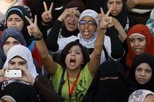 Des Égyptiennes manifestent sur la place Tahrir au Caire, le 5 juin 2012. © AFP