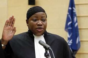 Fatou Bensouda prête serment pour devenir le nouveau procureur de la CPI, le 15 juin 2012. © AFP