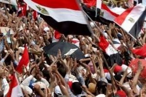 Des milliers de supporters des Frères musulmans se rassemblent sur la place Tahrir le 22 juin. © AFP