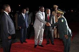 Alassane Ouattara et le président sénégalais Macky Sall le 28 juin 2012 à Yamoussoukro. © AFP