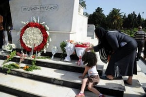 Algérie: d’anciens dirigeants au cimetière pour l’hommage à Boudiaf © AFP