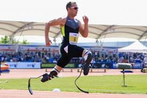 Oscar Pistorius est qualifié pour le 400 mètres et le relais 4×400 mètres. © AFP