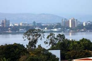 Kinshasa et Brazzaville sont séparées par le fleuve Congo. © Reuters