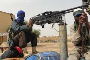 Des combattants du groupe islamiste du Mujao, près de Gao. © AFP