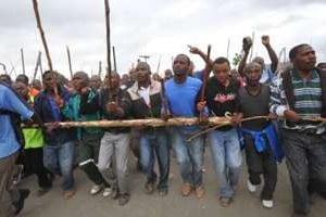 Toujours pas d’accord en vue entre les mineurs grévistes de Marikana et Lonmin. © AFP