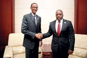Le Rwandais Paul Kagamé (g.) et le Congolais, Joseph Kabila, à Addis Abeba, le 15 juillet. © DR