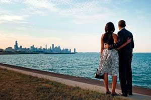 Flânerie sur les rives du lac Michigan, près de Chicago, pour le couple présidentiel américain. © SIPA USA