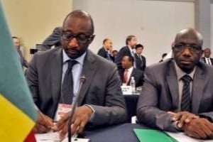Les ministres maliens T. Coulibaly (Affaires étrangères) et Y. Camara (Défense), le 17 septembre. © Issouf Sanogo/AFP