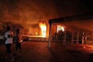 Attaque contre le consulat américain à Benghazi, le 11 septembre 2012. © AFP