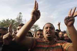 Des manifestants à Sidi Bouzid, le 9 août 2012. © Reuters