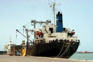 Vue du port de Cotonou, au Bénin, où sont livrées des milliers de voitures chaque année. © AFP