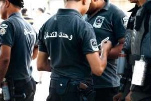 Policers antiémeutes devant l’ambassade de France à Tunis, le 21 septembre 2012. © Ons Abid pour J.A.