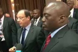 François Hollande et Joseph Kabila après leur tête-à-tête, le 13 octobre à Kinshasa. © Capture d’écran J.A./YouTube/TV5 Monde