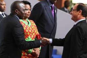 Joseph Kabila et François Hollande à l’ouverture du sommet à Kinshasa, le 13 octobre 2012. © Noor Khamis/Reuters