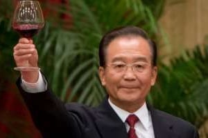 Wen Jiabao porte un toast à l’occasion de la fête nationale, le 29 septembre 2012 à Pékin. © AFP/Archives – Ed Jones