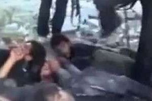 Image tirée d’une vidéo montrant de présumés soldats syriens abattus par des rebelles. © Capture d’écran