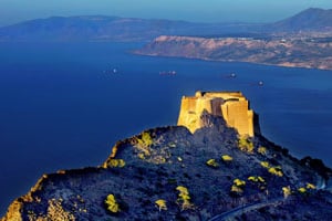 Le fort de Santa-Cruz, construit par les Espagnols au XVIe siècle, domine la baie d’Oran. © Reza Deghati/Webistan