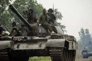 L’armée congolaise à la poursuite des rebelles du M23, le 26 juillet 2012 près de Goma. © Phil Moore/AFP