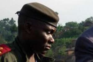 Le général Gabriel Amisi, le 20 décembre 2004 dans la Province du Nord-Kivu à Kanyabayonga. © AFP