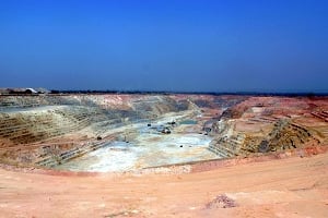 AngloGold est vite devenu un poids lourd de la filière aurifère en Afrique de l’Ouest grâce au rachat du ghanéen Ashanti Goldmines en 2004. Ici, la mine de Sadiola, au Mali. DR