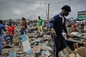 À Abobo, le 15 octobre, après la destruction de bâtiments commerciaux édifiés sans autorisation. © Olivier/JA
