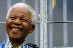 L’ancien président sud-africain Nelson Mandela, le 28 novembre 2003 à Cape Town. © AFP/Archives – Anna Zieminski