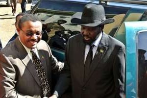 Le Premier ministre éthiopien Hailemariam Desalegn accueille le président sud-soudanais Salva Kiir © AFP