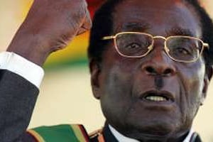 Robert Mugabe lors d’un discours en 2008. © AFP/Alexander Joe