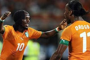 Les Ivoiriens Didier Drogba et Gervinho. © AFP