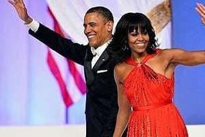 Michelle Obama porte une robe Jason Wu pour le bal de l’investiture. © AFP