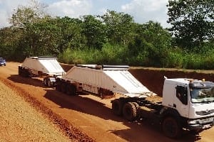 Bolloré Africa Logistics assure la logistique du site de Marampa (Sierra Leone) sur un axe de 45 km. © BAL