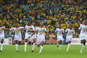 L’explosion de joie des Maliens après leur qualification pour les demi-finales de la CAN. © AFP
